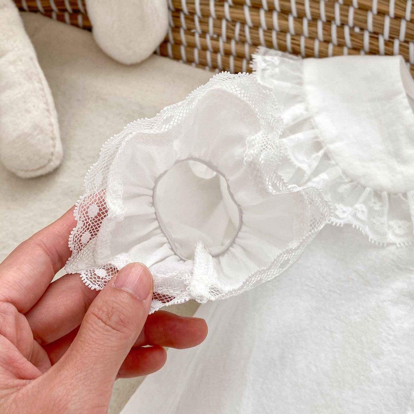 Spring Arrival Baby Girls Long Sleeves Floral Embroidered Lace Trim Collar Onesies Bodysuits